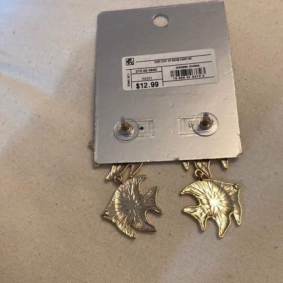 Sugarfix BaubleBar. Style name- school’s out can you be-reef it?Fish dangle e r - Picture 4 of 5